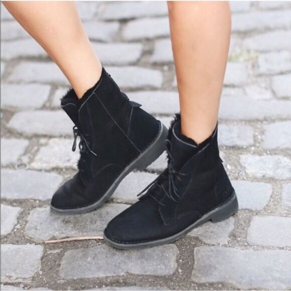 Ugg quincy lace up sheepskin shearling boots size 9 black